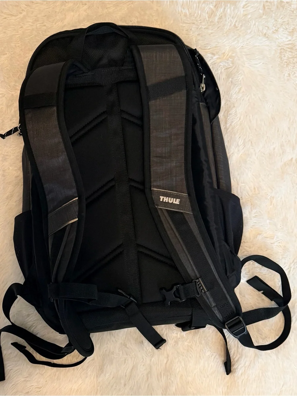 Thule Strävan 15" Tech Laptop Backpack - Dark Shadow Gray/Black - Picture 3 of 12